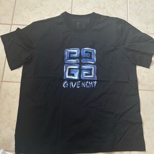 Men’s givenchy xl t shirt